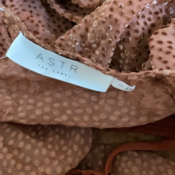 Samara Dress in Ginger
ASTR the Label SMALL - Picture 6 of 10